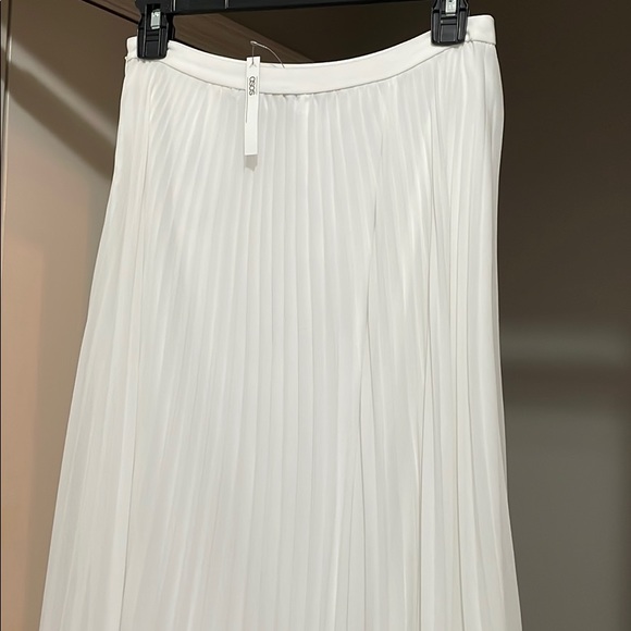 ASOS pleated skirt - Picture 2 of 4